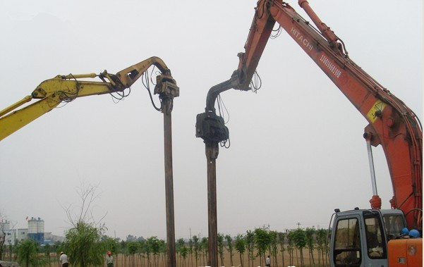 挖掘機(jī)打樁臂、打樁臂、打樁錘、挖掘機(jī)打樁臂廠家